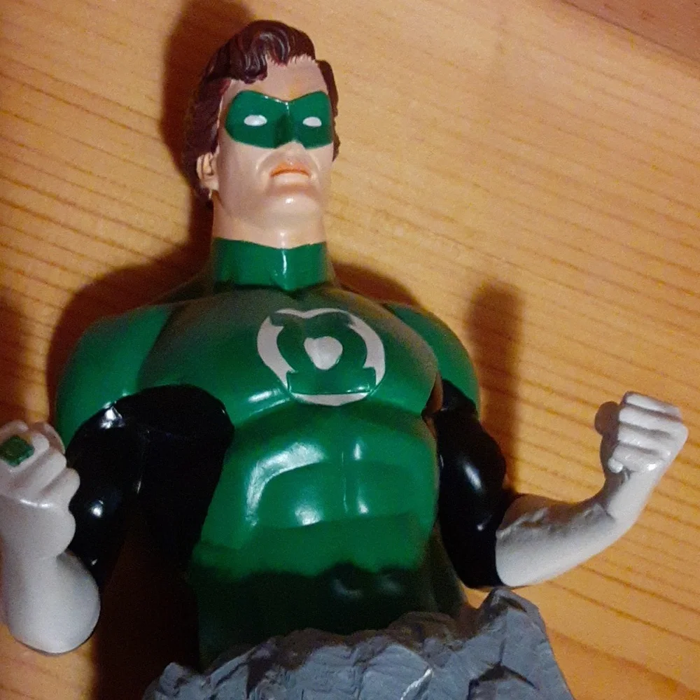 DC Direct Bust - Picture 4 of 5